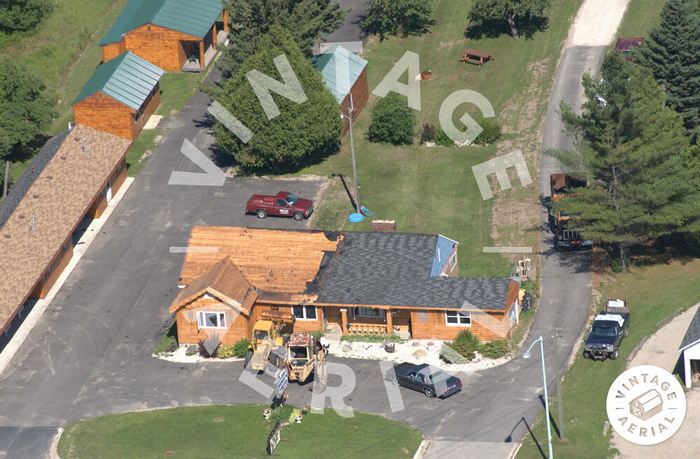 Berrys Motel (Orchard Motel, Orchard Grove Motel) - 2003 Aerial Photo (newer photo)